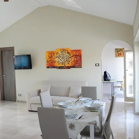 Attico Luminoso Terrazza Metro A Aria Cond Wifi Apartamento *