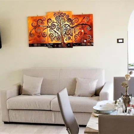 Attico Luminoso Terrazza Metro A Aria Cond Wifi Apartamento