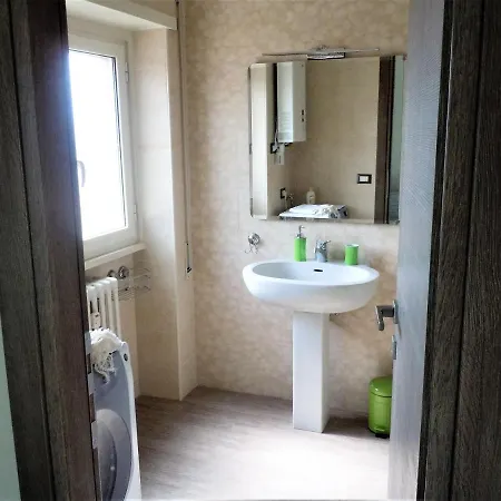 Attico Luminoso Terrazza Metro A Aria Cond Wifi Apartamento