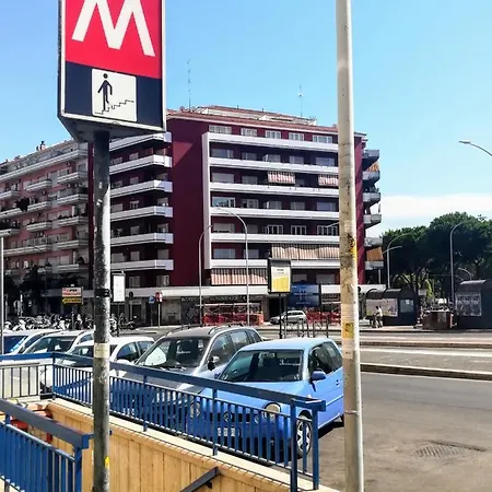 Attico Luminoso Terrazza Metro A Aria Cond Wifi Apartamento