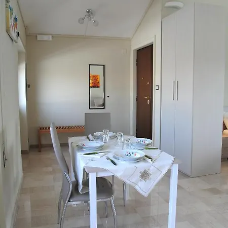 Apartamento Attico Luminoso Terrazza Metro A Aria Cond Wifi Roma